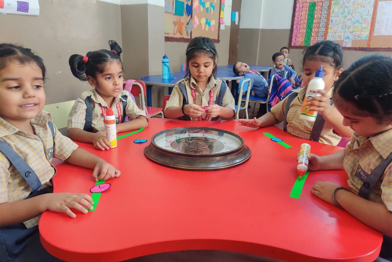 An activity session at the round table